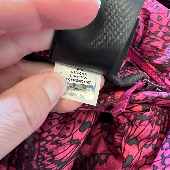 The North Face Roxbury Pink Reversible Camo Butterly & Faux Fur Winter Jacket - Picture 9 of 9